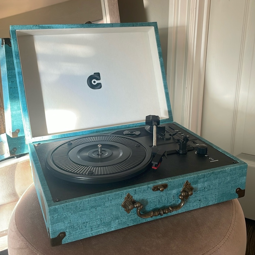 Crosley Bluetooth Speaker & Vinyl Record Player